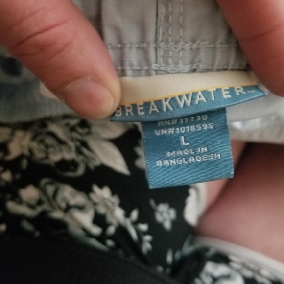 A Breakwater Bay  men's shorts - Picture 2 of 4